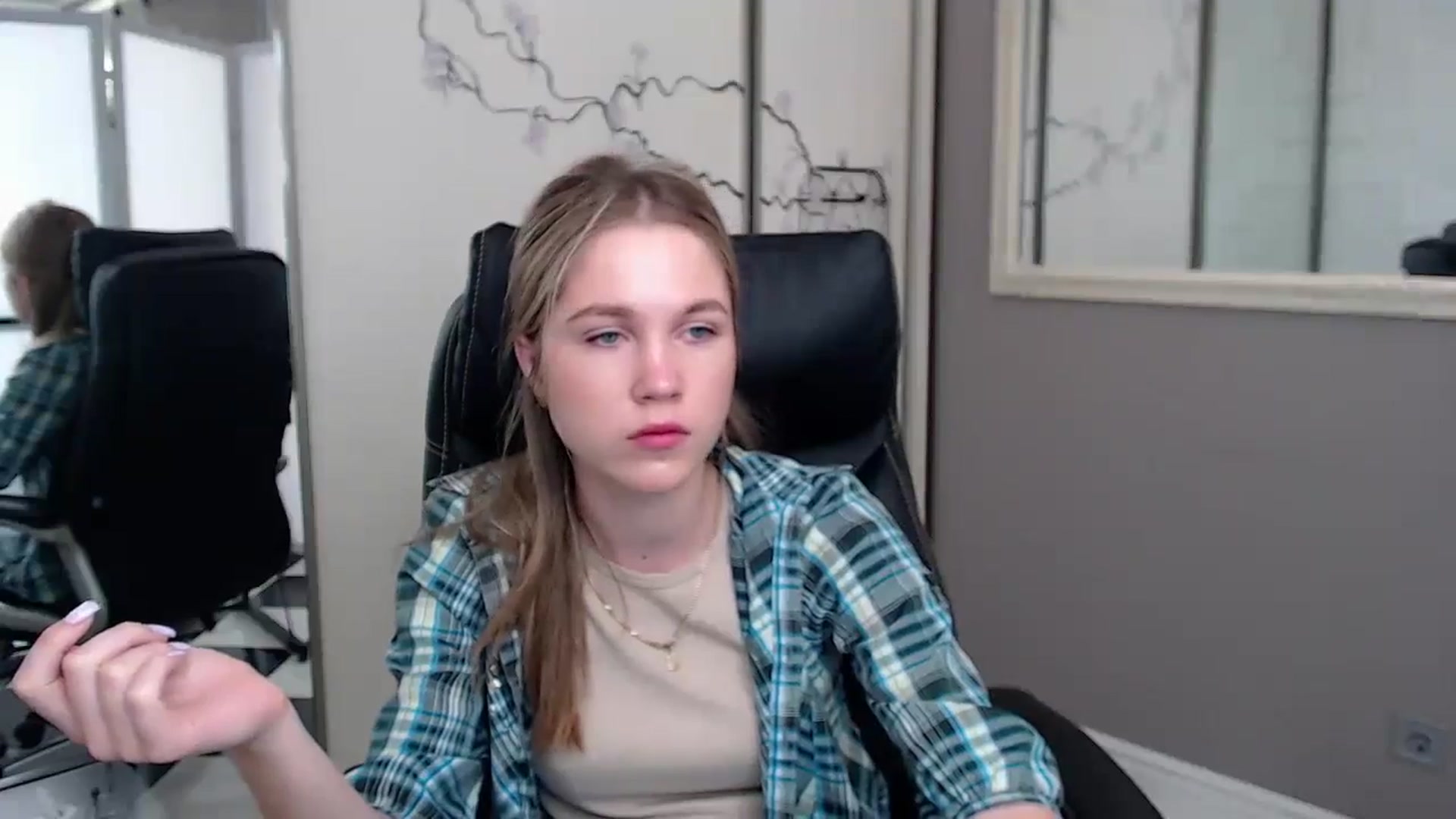Gallery image thumbnail from Kate_Lewiss's myfreecams stream on, 05/28/2024, 07:20 image 13 of 20