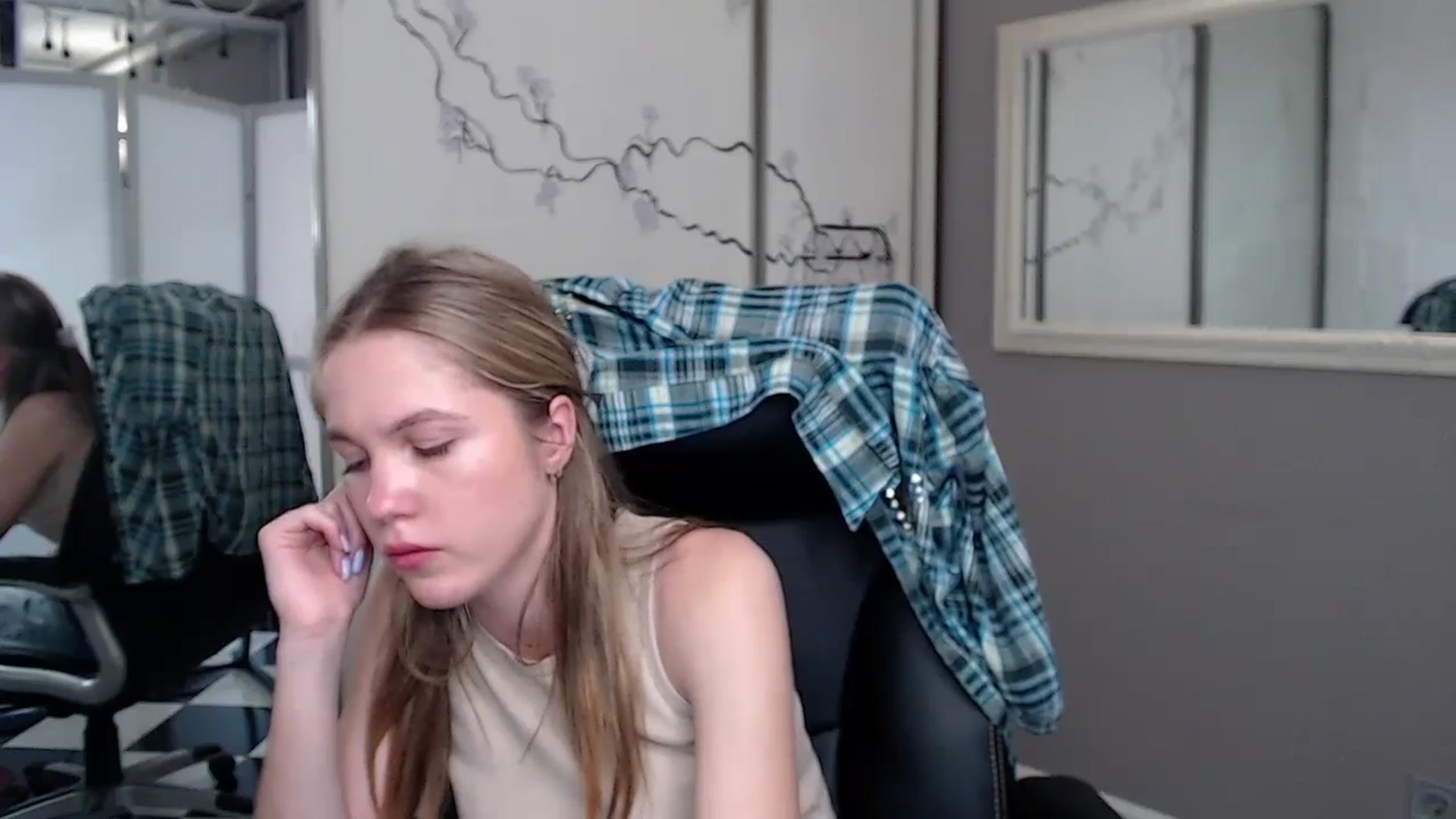 Gallery image thumbnail from Kate_Lewiss's myfreecams stream on, 05/28/2024, 11:04 image 5 of 20