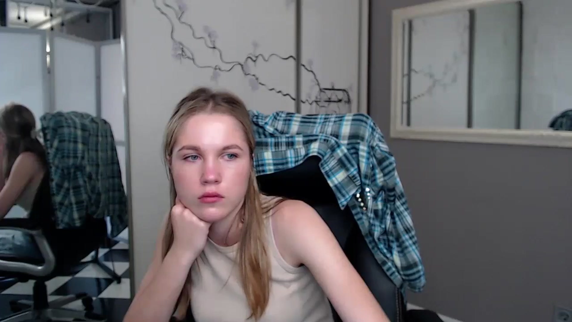 Gallery image thumbnail from Kate_Lewiss's myfreecams stream on, 05/28/2024, 11:04 image 4 of 20