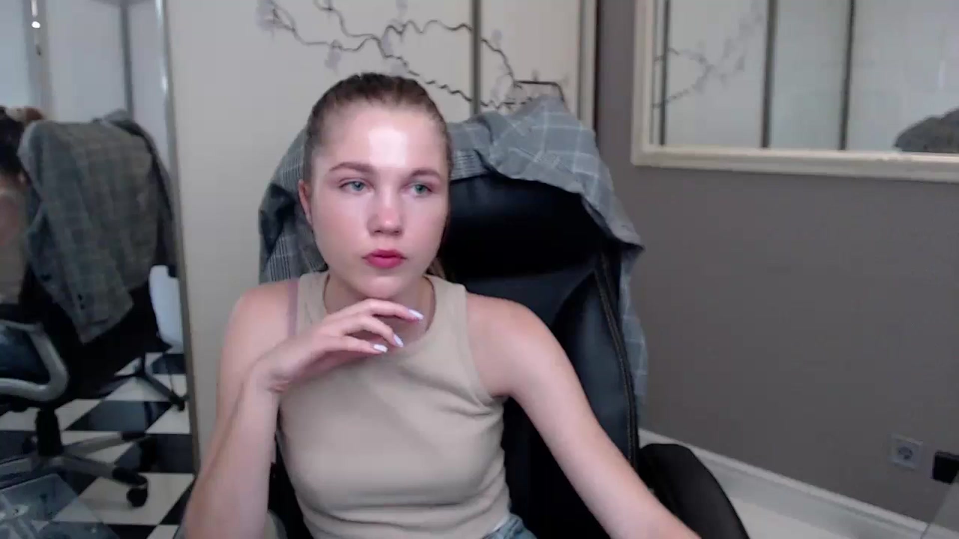 Gallery image thumbnail from Kate_Lewiss's myfreecams stream on, 05/29/2024, 06:16 image 19 of 20