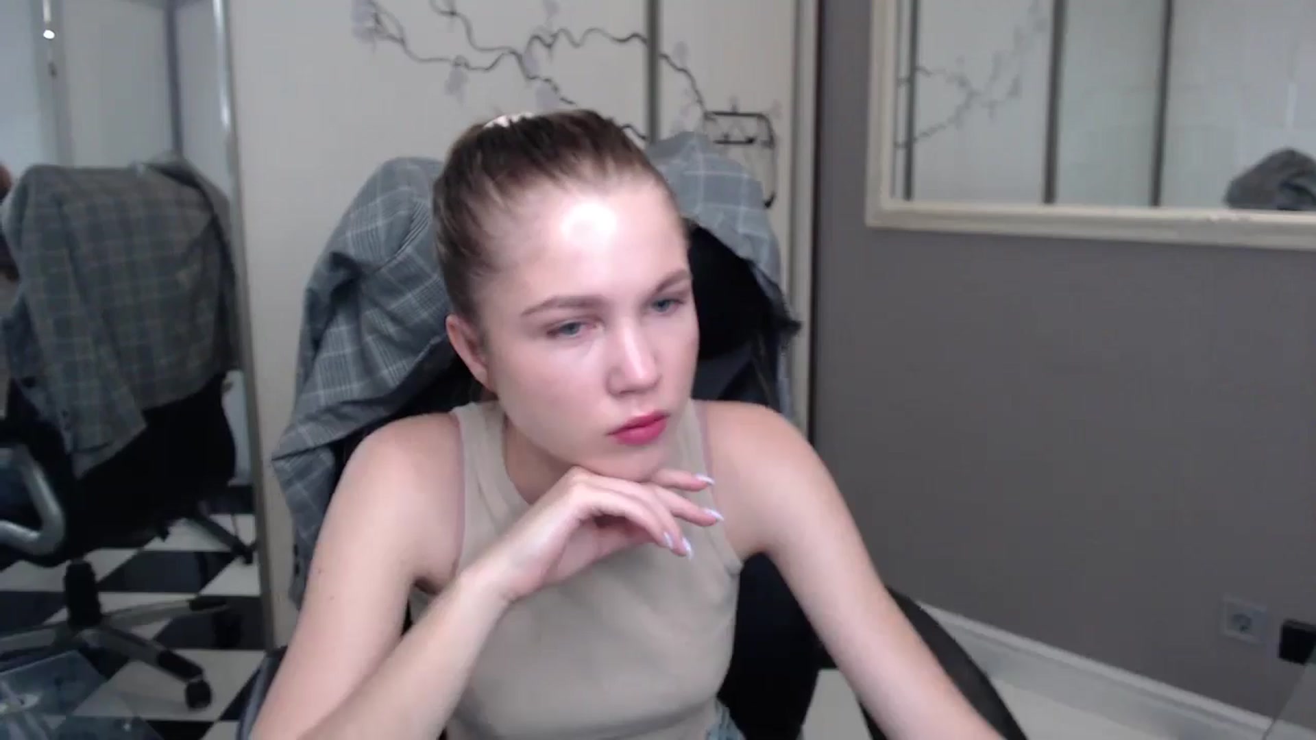 Gallery image thumbnail from Kate_Lewiss's myfreecams stream on, 05/29/2024, 06:16 image 6 of 20