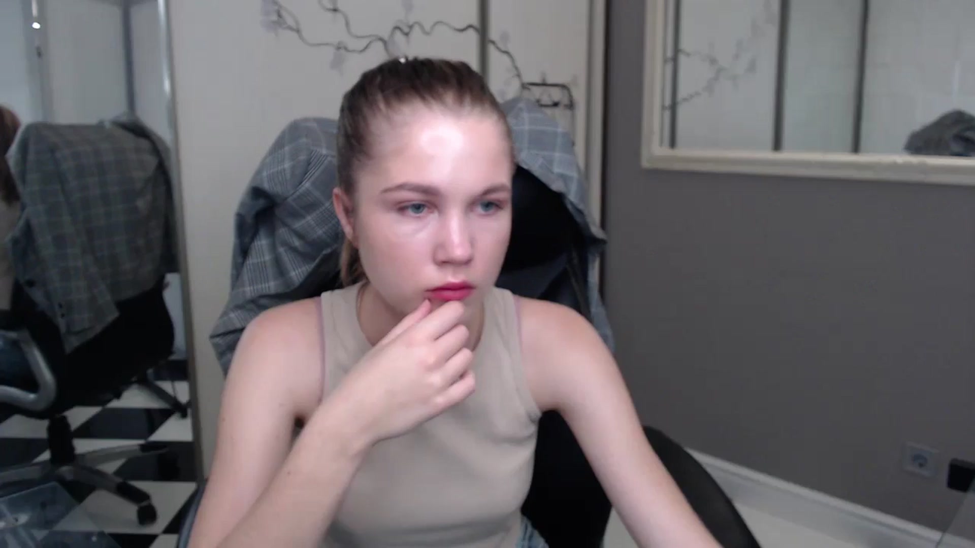 Gallery image thumbnail from Kate_Lewiss's myfreecams stream on, 05/29/2024, 06:16 image 4 of 20