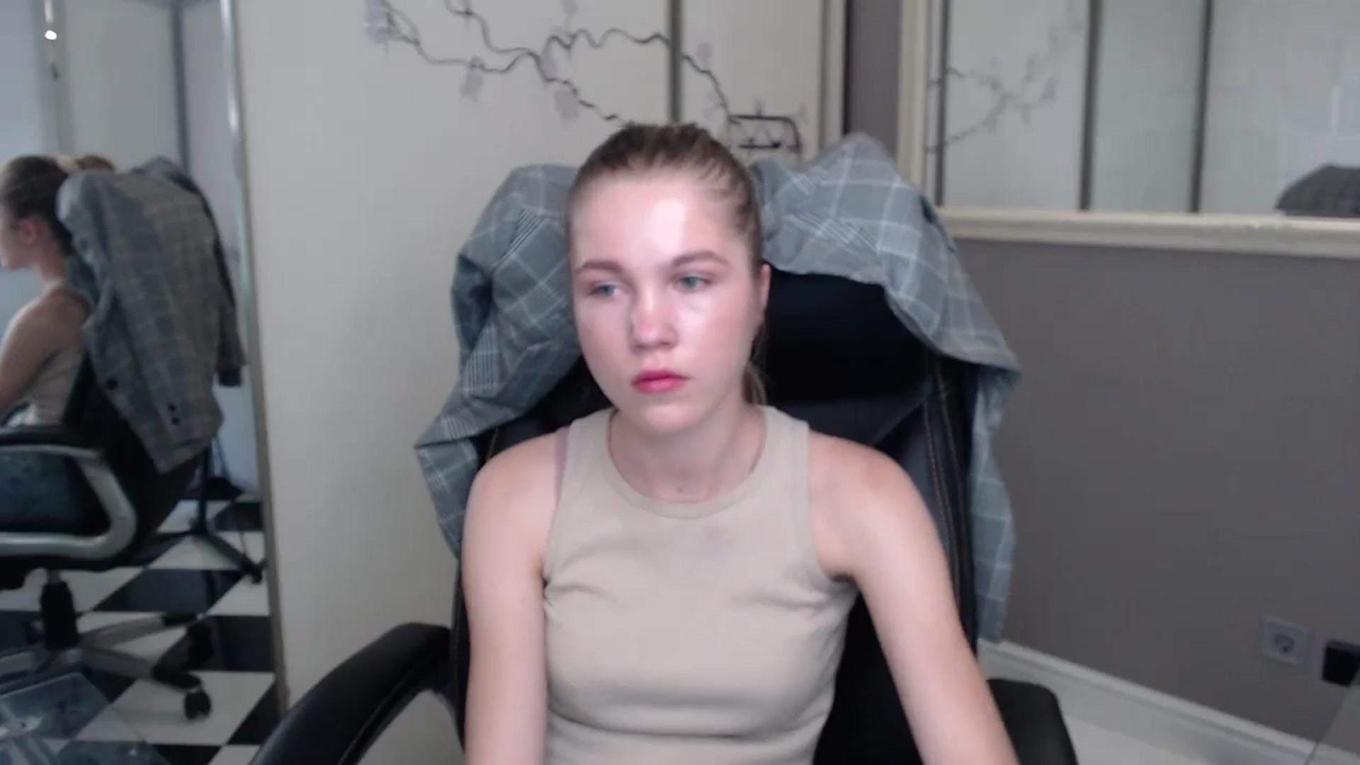 Gallery image thumbnail from Kate_Lewiss's myfreecams stream on, 05/29/2024, 06:16 image 17 of 20