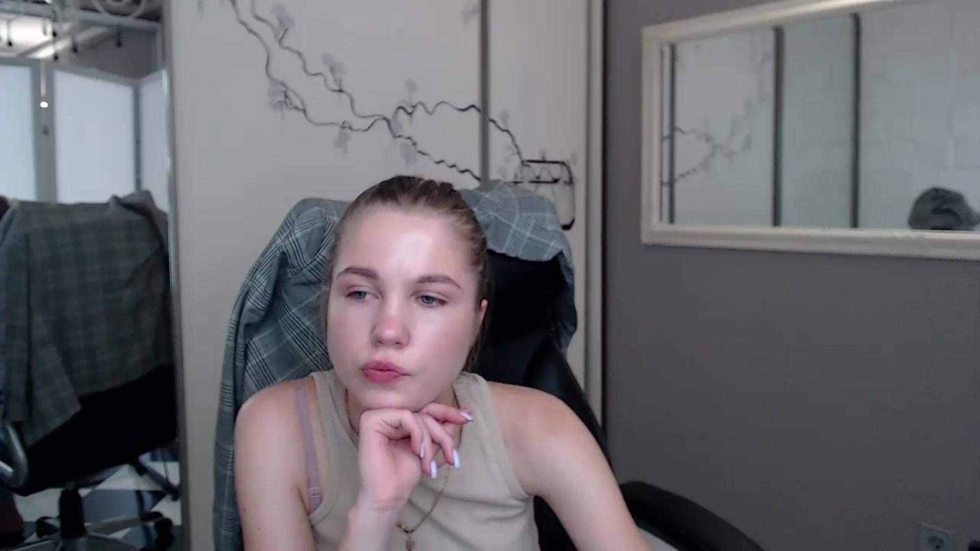 Gallery image thumbnail from Kate_Lewiss's myfreecams stream on, 05/29/2024, 09:49 image 18 of 20