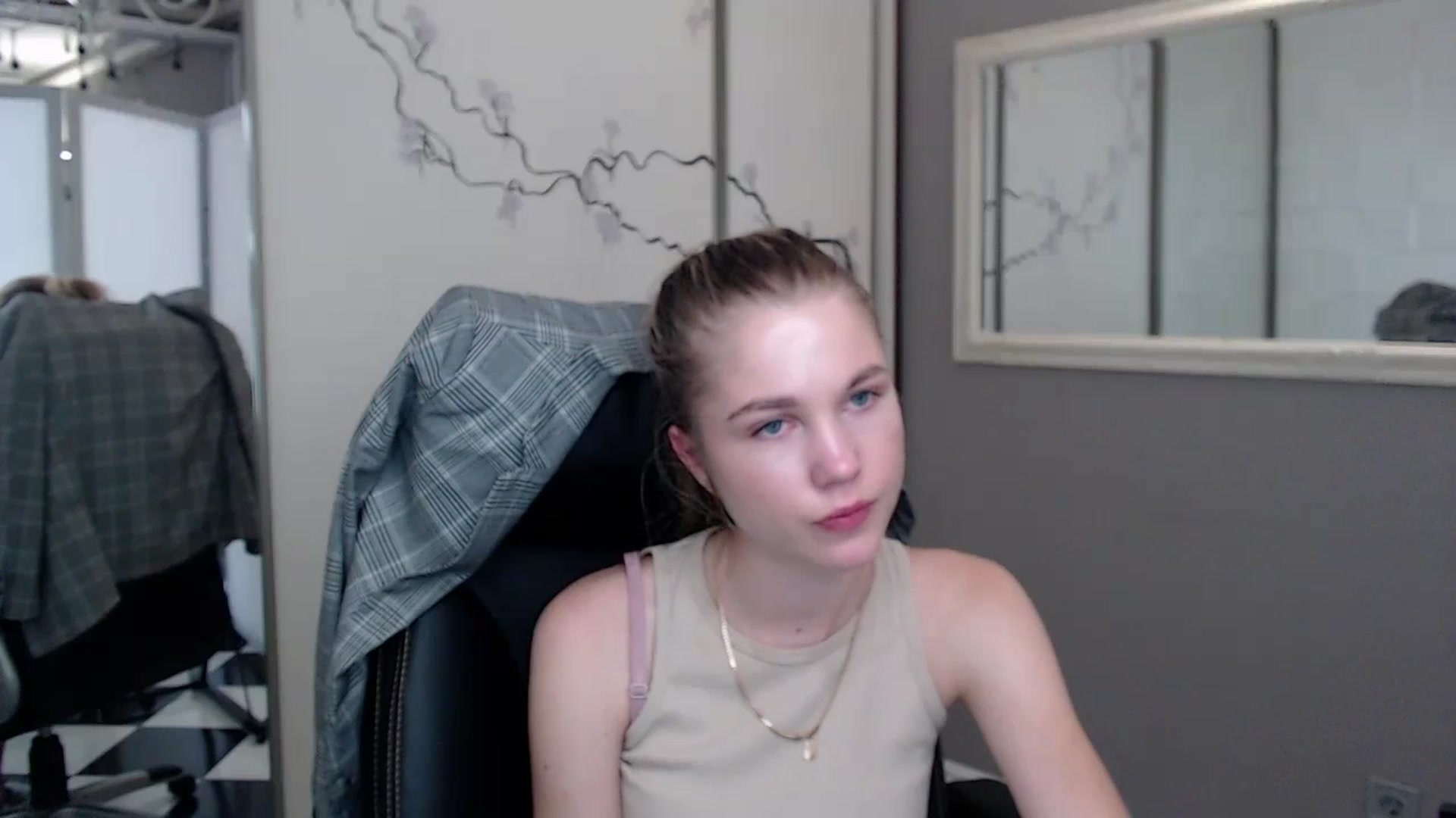 Gallery image thumbnail from Kate_Lewiss's myfreecams stream on, 05/29/2024, 09:49 image 16 of 20