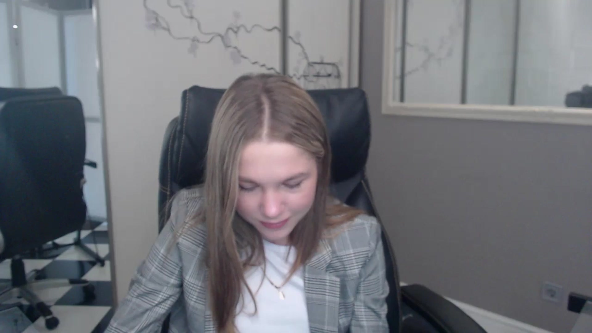 Gallery image thumbnail from Kate_Lewiss's myfreecams stream on, 05/30/2024, 06:00 image 12 of 20