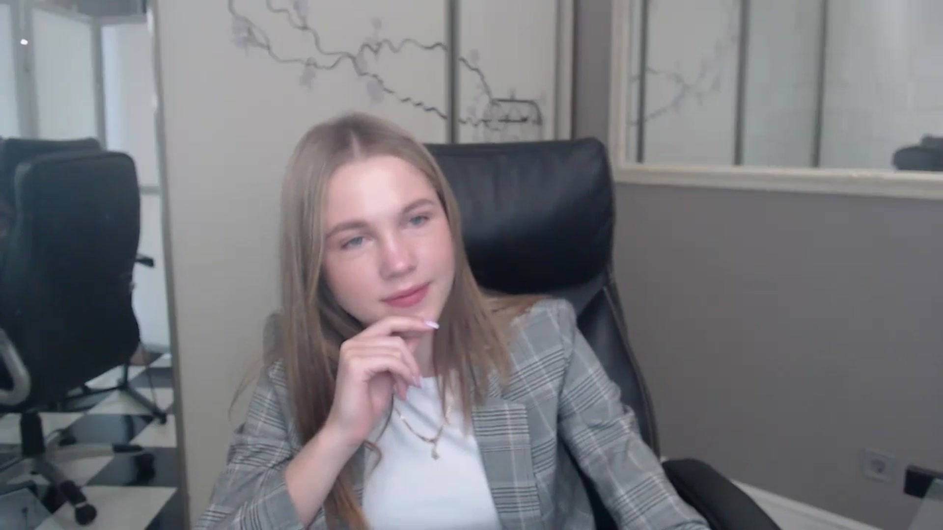 Gallery image thumbnail from Kate_Lewiss's myfreecams stream on, 05/30/2024, 06:00 image 8 of 20