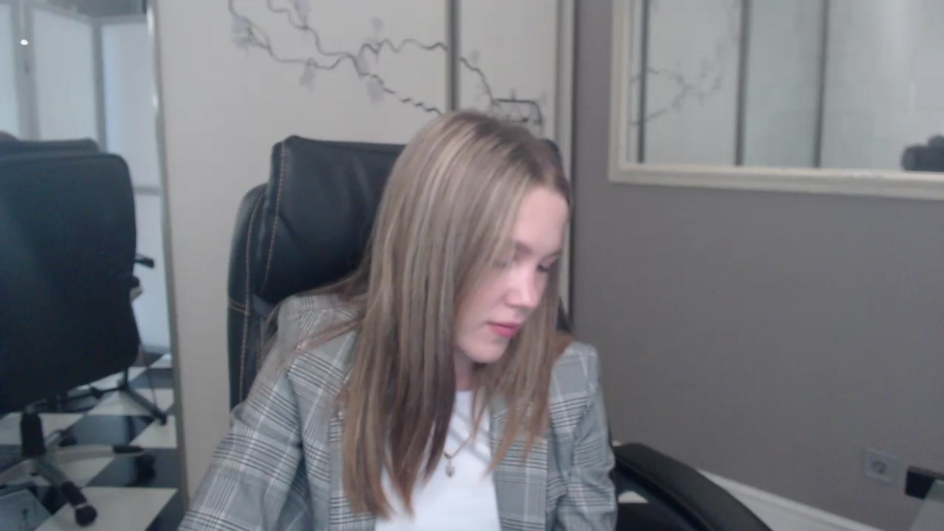 Gallery image thumbnail from Kate_Lewiss's myfreecams stream on, 05/30/2024, 06:00 image 10 of 20