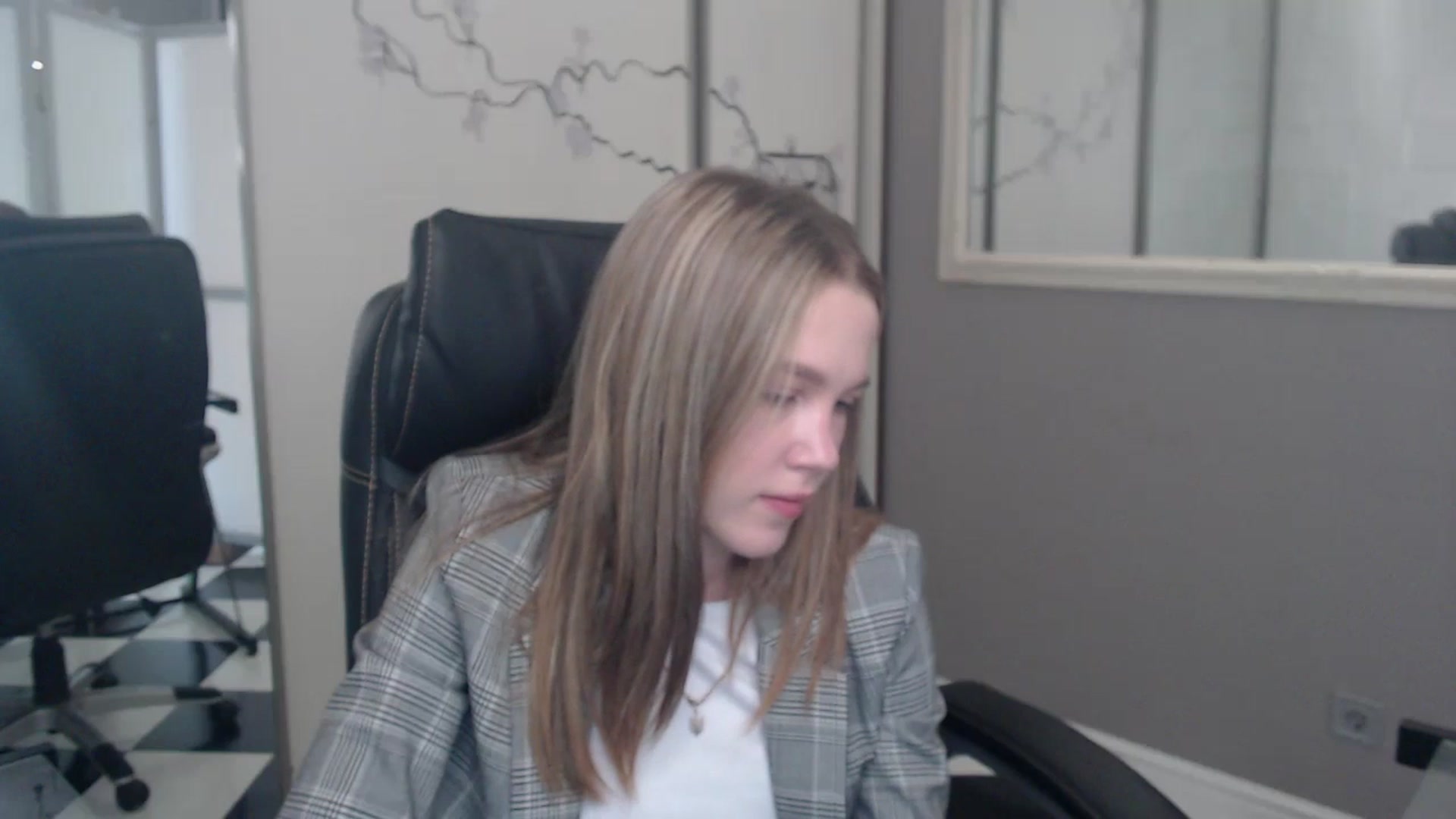 Gallery image thumbnail from Kate_Lewiss's myfreecams stream on, 05/30/2024, 06:00 image 9 of 20