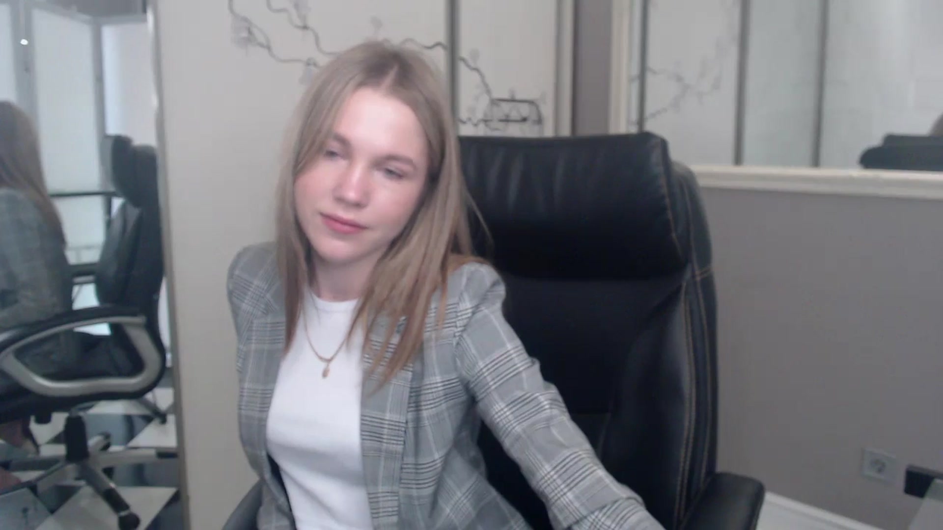 Gallery image thumbnail from Kate_Lewiss's myfreecams stream on, 05/30/2024, 06:00 image 20 of 20