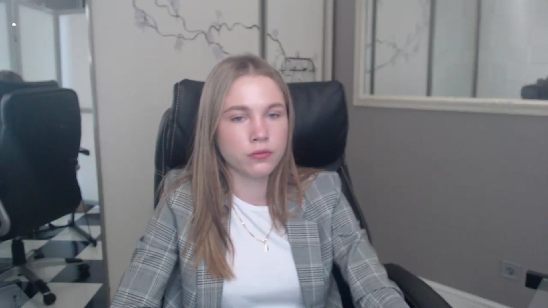 Gallery image thumbnail from Kate_Lewiss's myfreecams stream on, 05/30/2024, 06:00 image 3 of 20