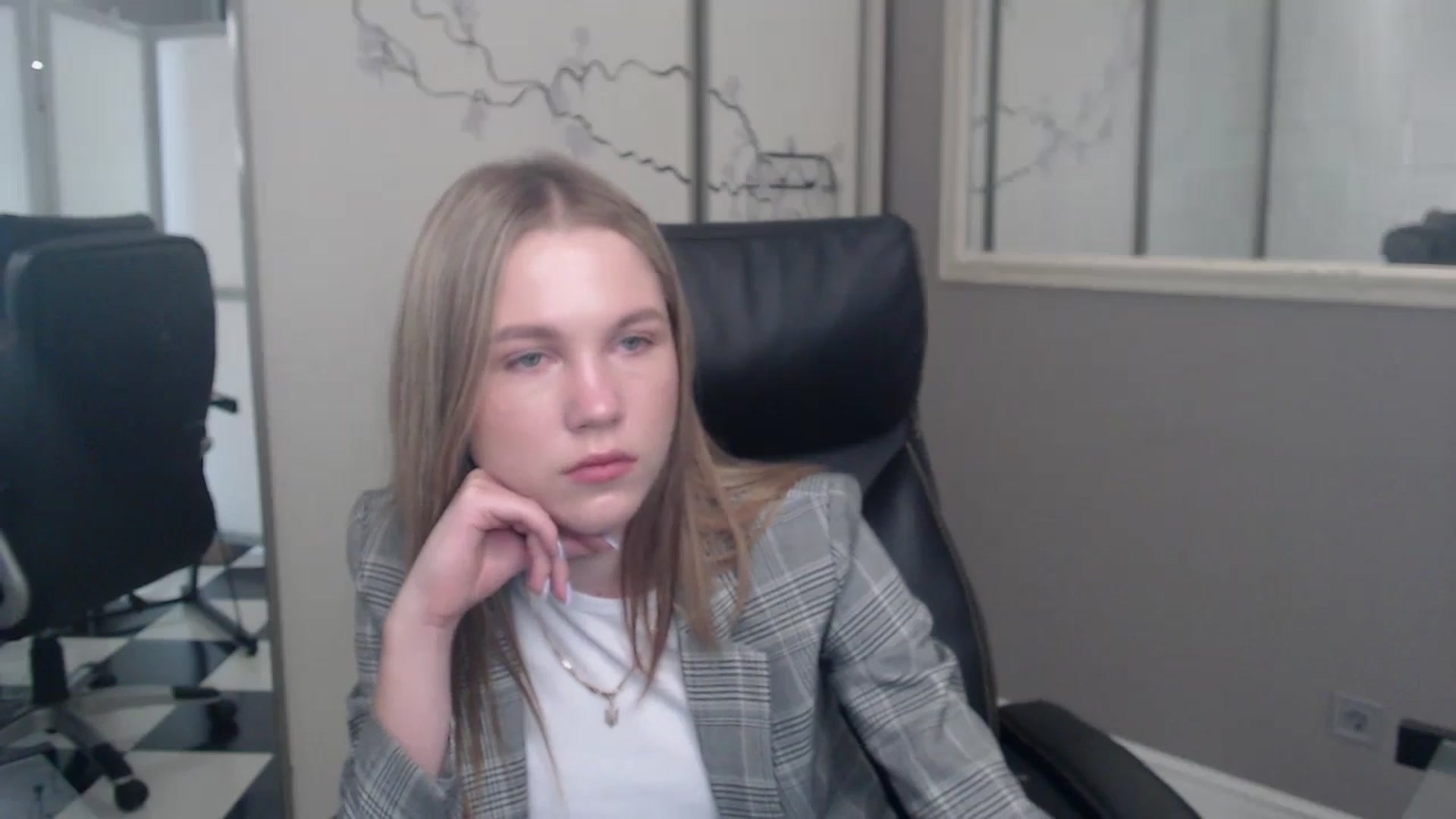 Gallery image thumbnail from Kate_Lewiss's myfreecams stream on, 05/30/2024, 06:00 image 2 of 20