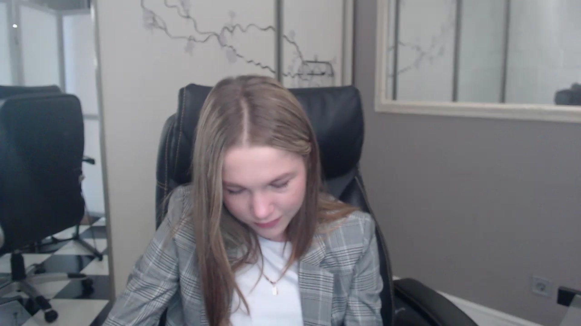 Gallery image thumbnail from Kate_Lewiss's myfreecams stream on, 05/30/2024, 06:00 image 13 of 20