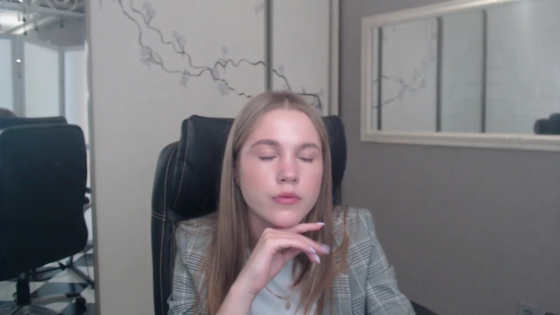 Gallery image thumbnail from Kate_Lewiss's myfreecams stream on, 05/30/2024, 07:28 image 9 of 20