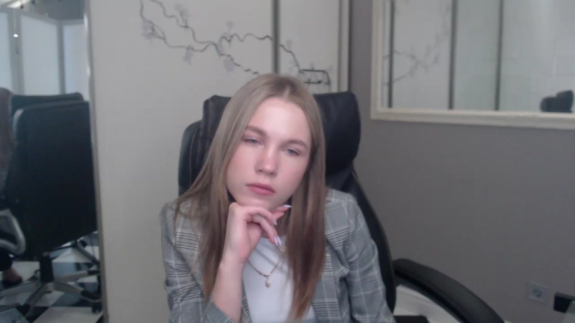 Gallery image thumbnail from Kate_Lewiss's myfreecams stream on, 05/30/2024, 07:28 image 12 of 20