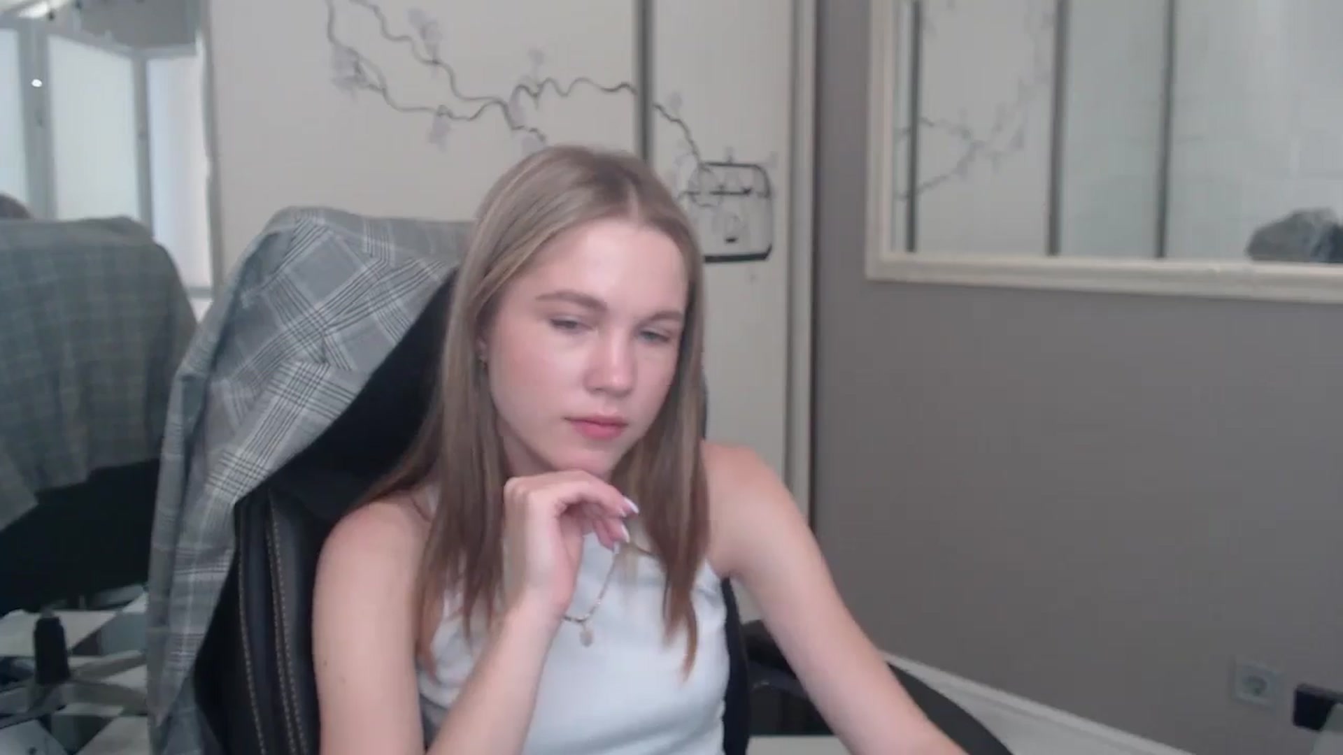 Gallery image thumbnail from Kate_Lewiss's myfreecams stream on, 05/30/2024, 07:28 image 14 of 20