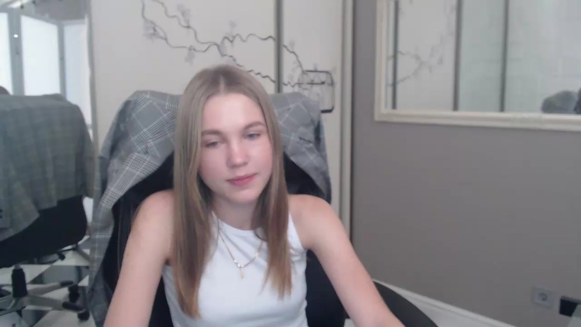 Gallery image thumbnail from Kate_Lewiss's myfreecams stream on, 05/30/2024, 07:28 image 19 of 20