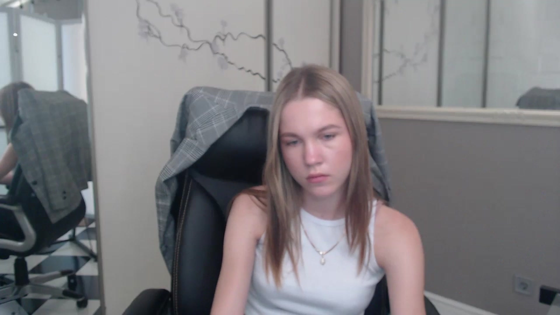 Gallery image thumbnail from Kate_Lewiss's myfreecams stream on, 05/30/2024, 07:28 image 15 of 20