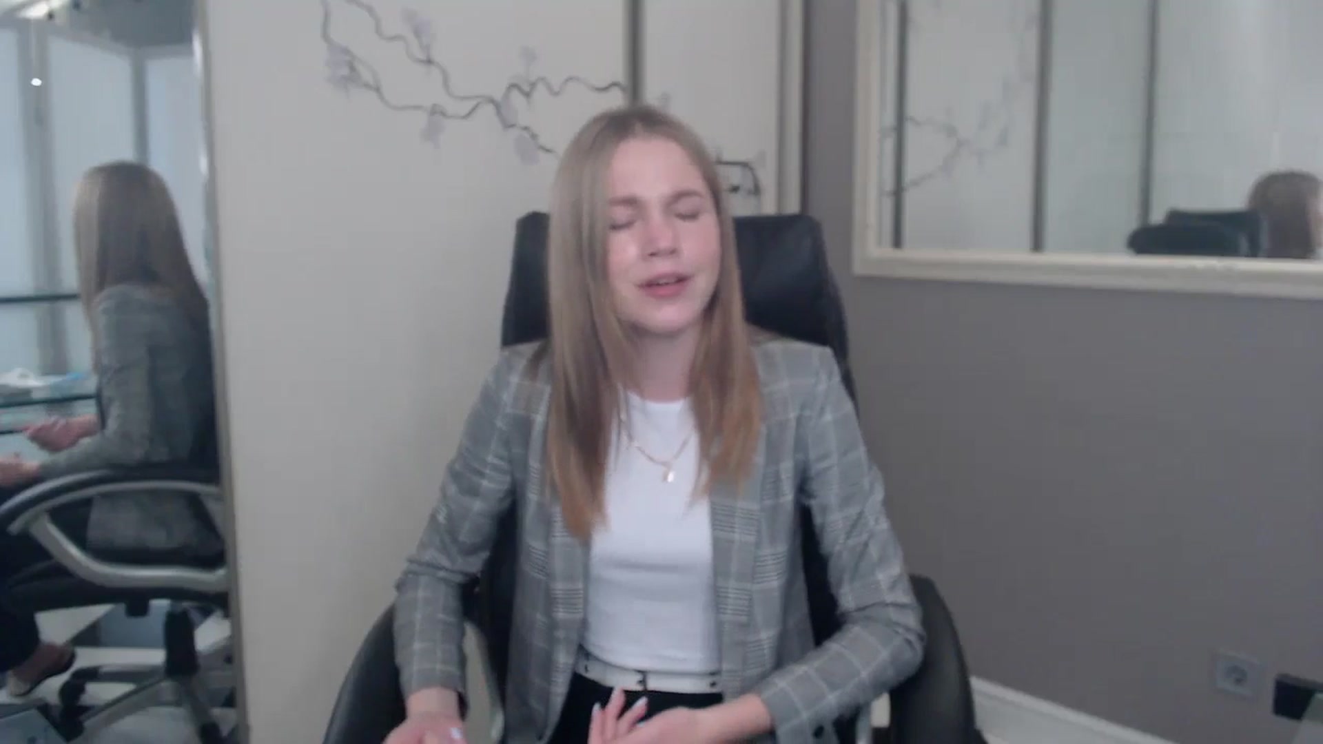 Gallery image thumbnail from Kate_Lewiss's myfreecams stream on, 05/30/2024, 07:28 image 11 of 20