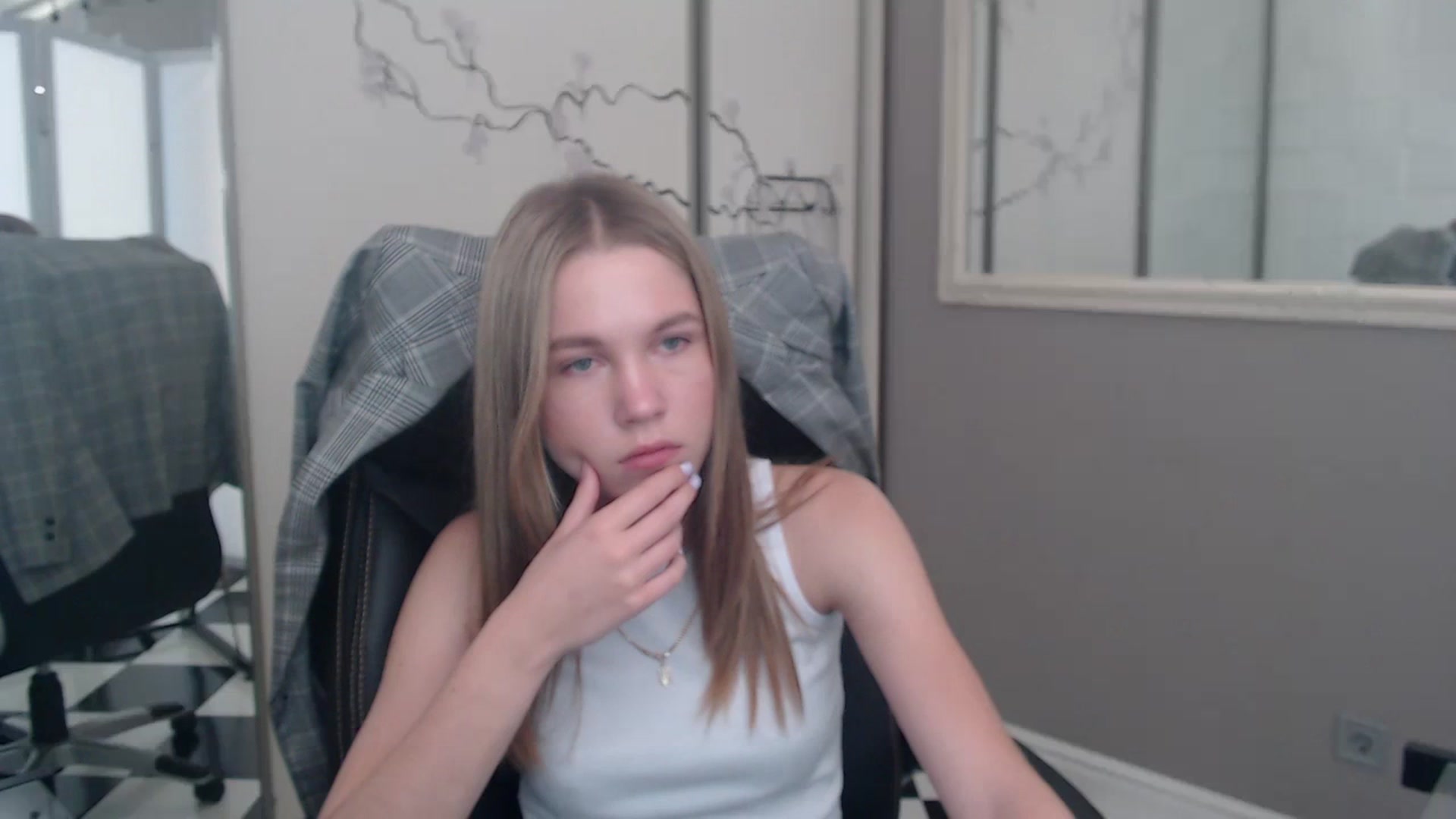Gallery image thumbnail from Kate_Lewiss's myfreecams stream on, 05/30/2024, 07:28 image 17 of 20
