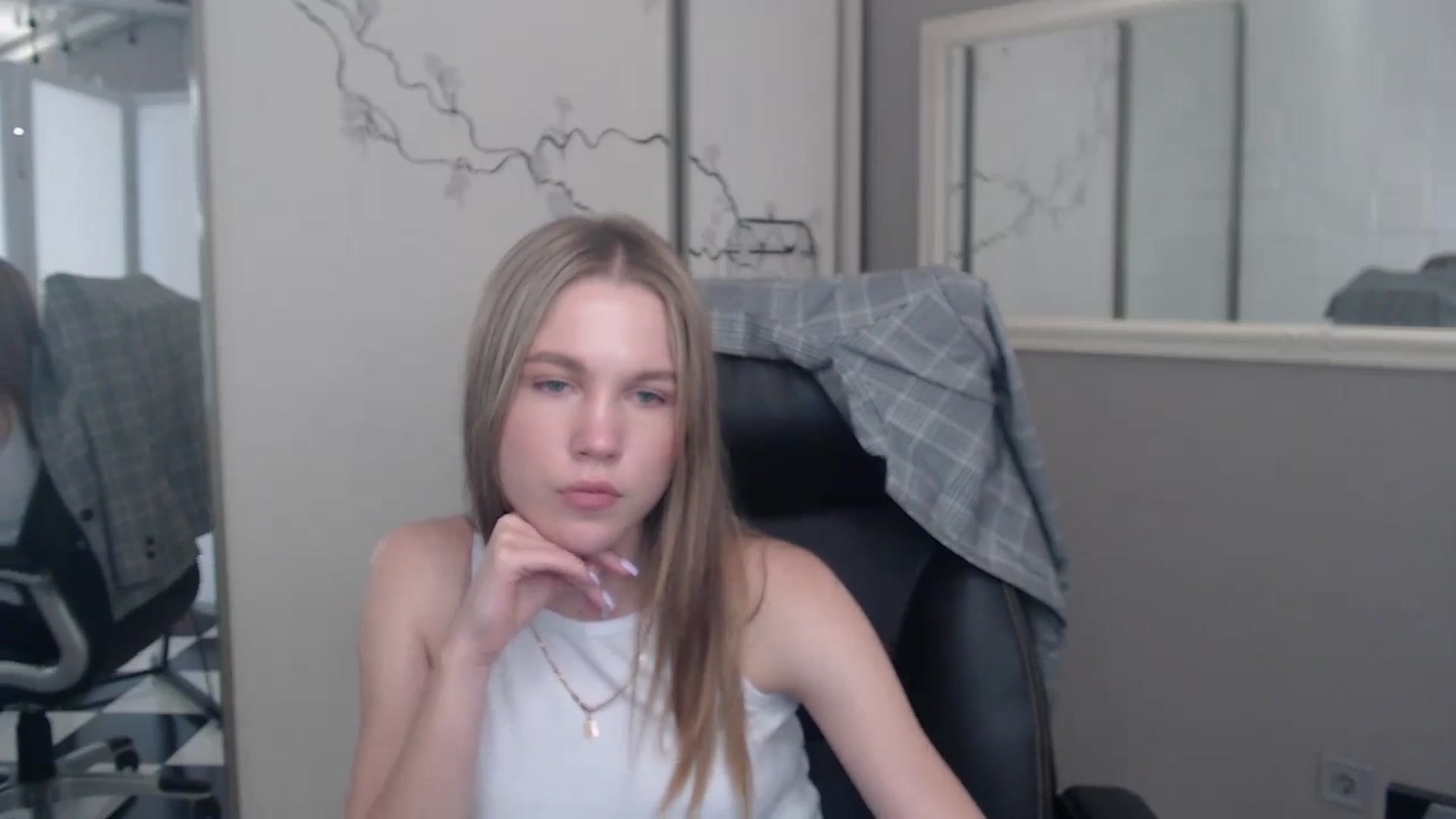 Gallery image thumbnail from Kate_Lewiss's myfreecams stream on, 05/30/2024, 11:04 image 17 of 20