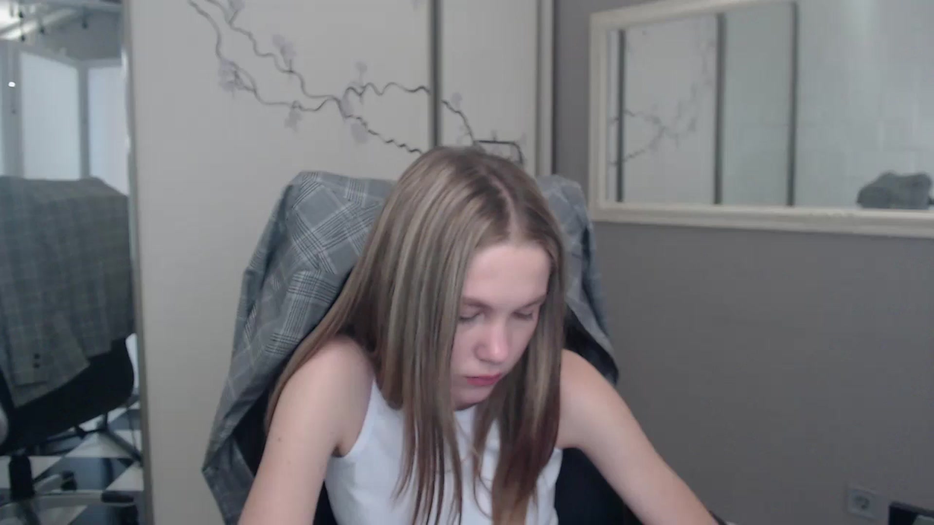 Gallery image thumbnail from Kate_Lewiss's myfreecams stream on, 05/30/2024, 11:04 image 1 of 20