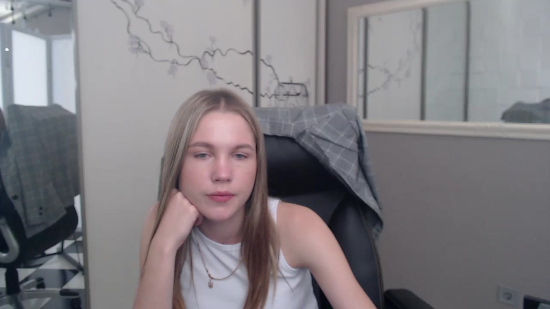Gallery image thumbnail from Kate_Lewiss's myfreecams stream on, 05/30/2024, 11:04 image 4 of 20