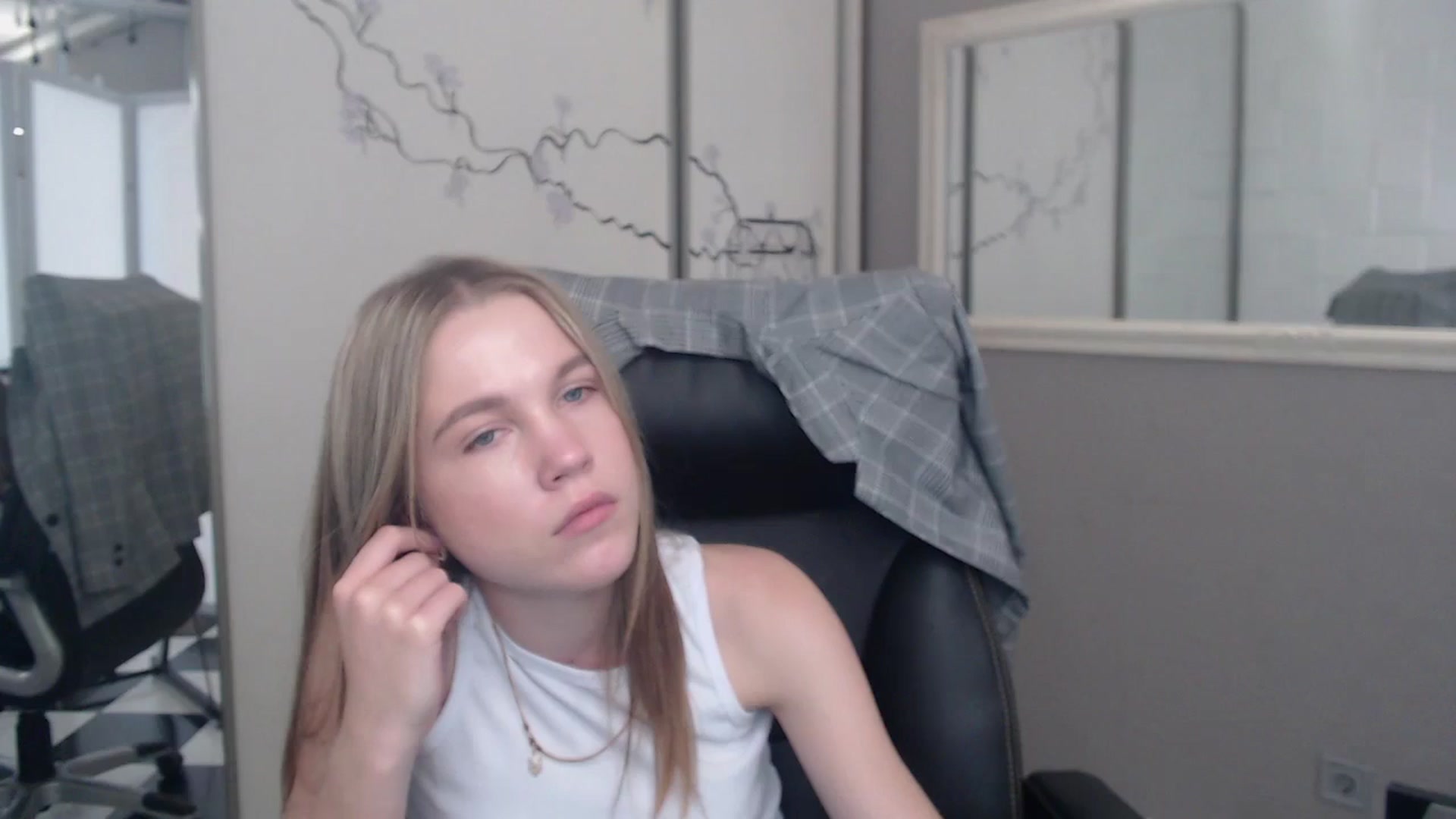 Gallery image thumbnail from Kate_Lewiss's myfreecams stream on, 05/30/2024, 11:04 image 14 of 20