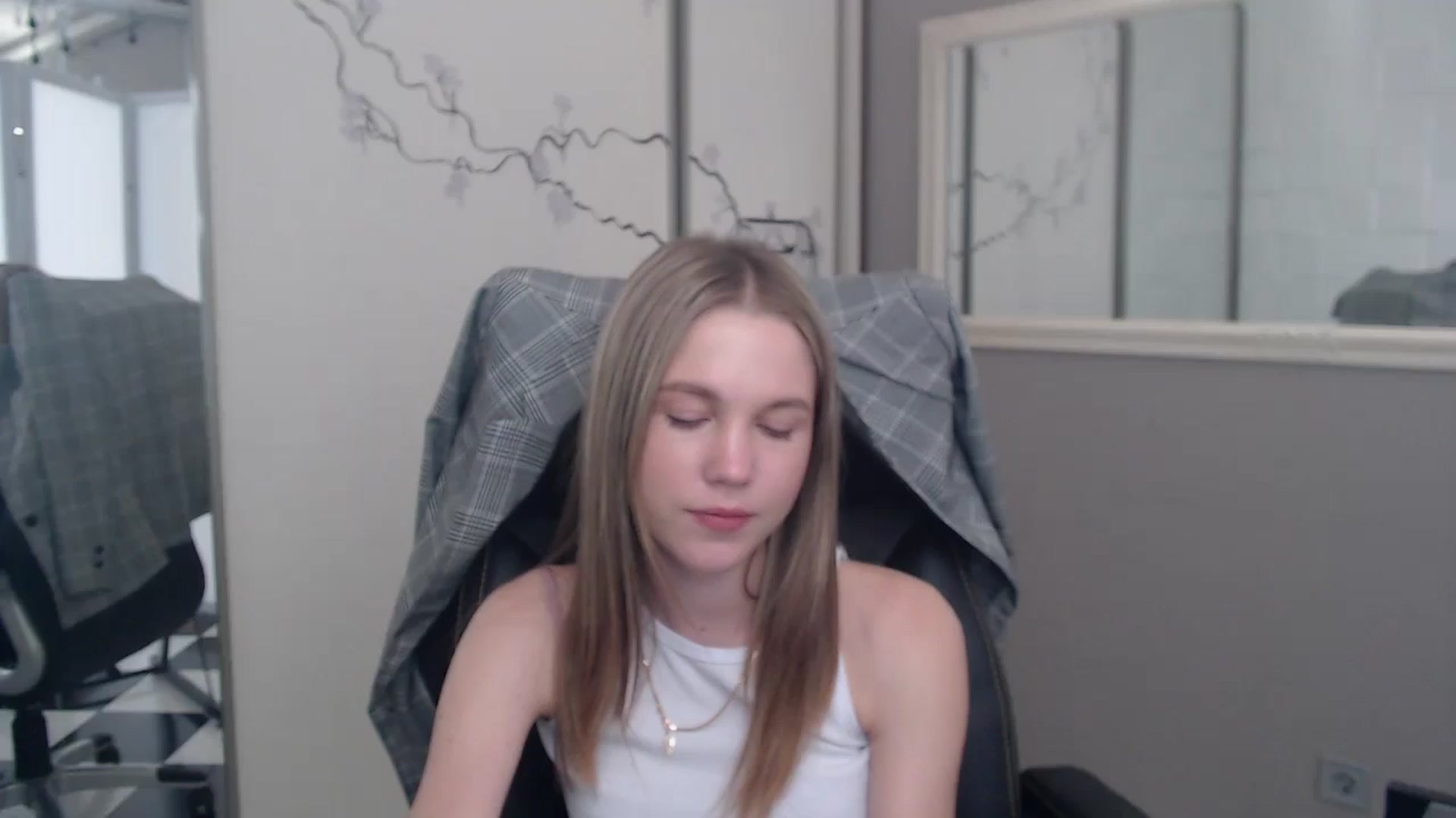 Gallery image thumbnail from Kate_Lewiss's myfreecams stream on, 05/30/2024, 11:04 image 6 of 20