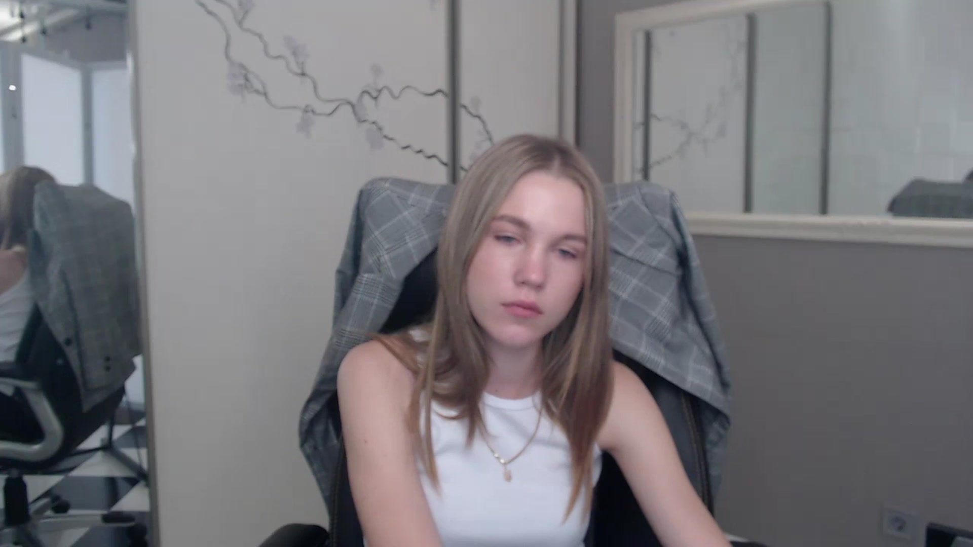 Gallery image thumbnail from Kate_Lewiss's myfreecams stream on, 05/30/2024, 11:04 image 16 of 20