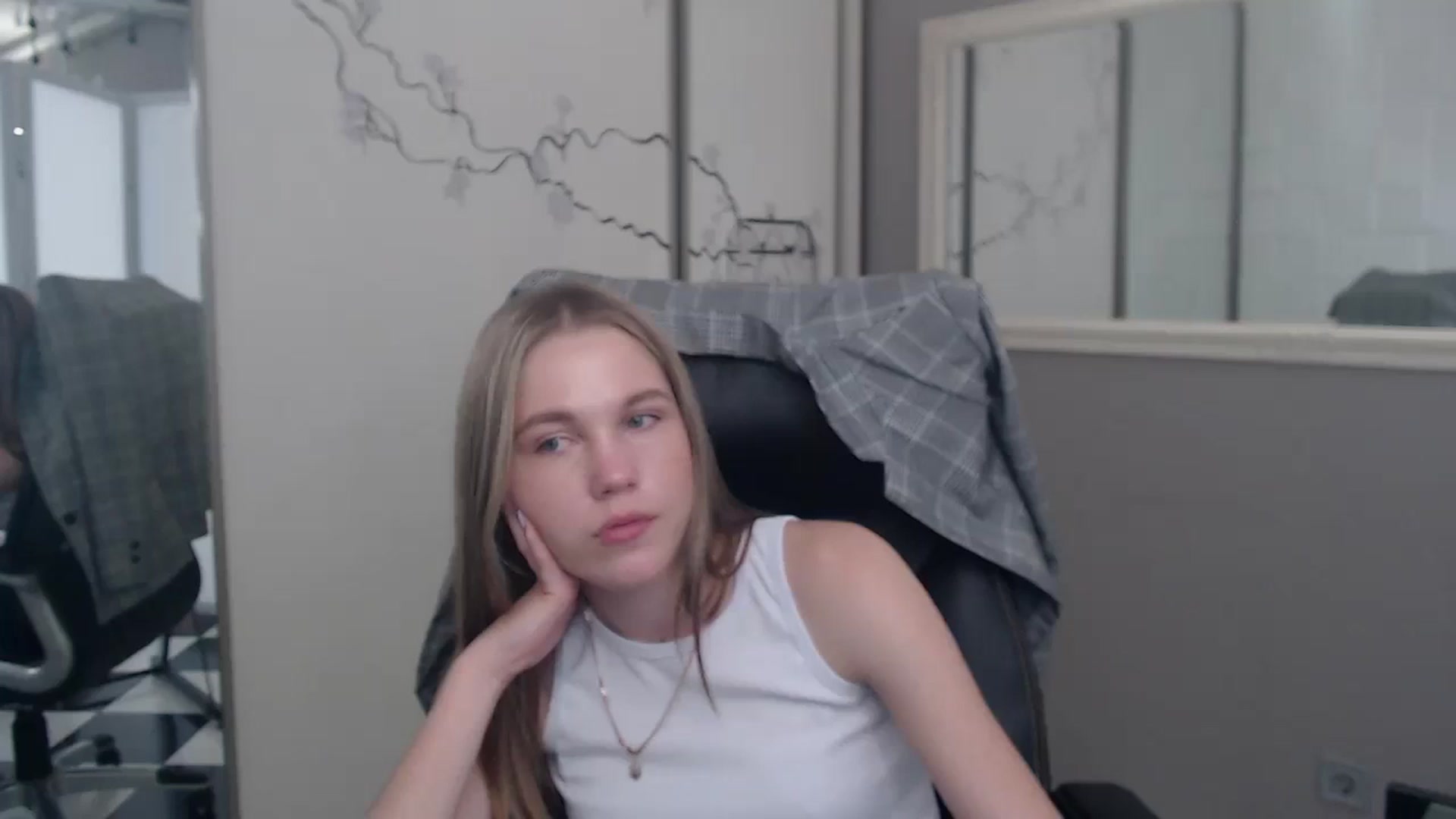 Gallery image thumbnail from Kate_Lewiss's myfreecams stream on, 05/30/2024, 11:04 image 8 of 20