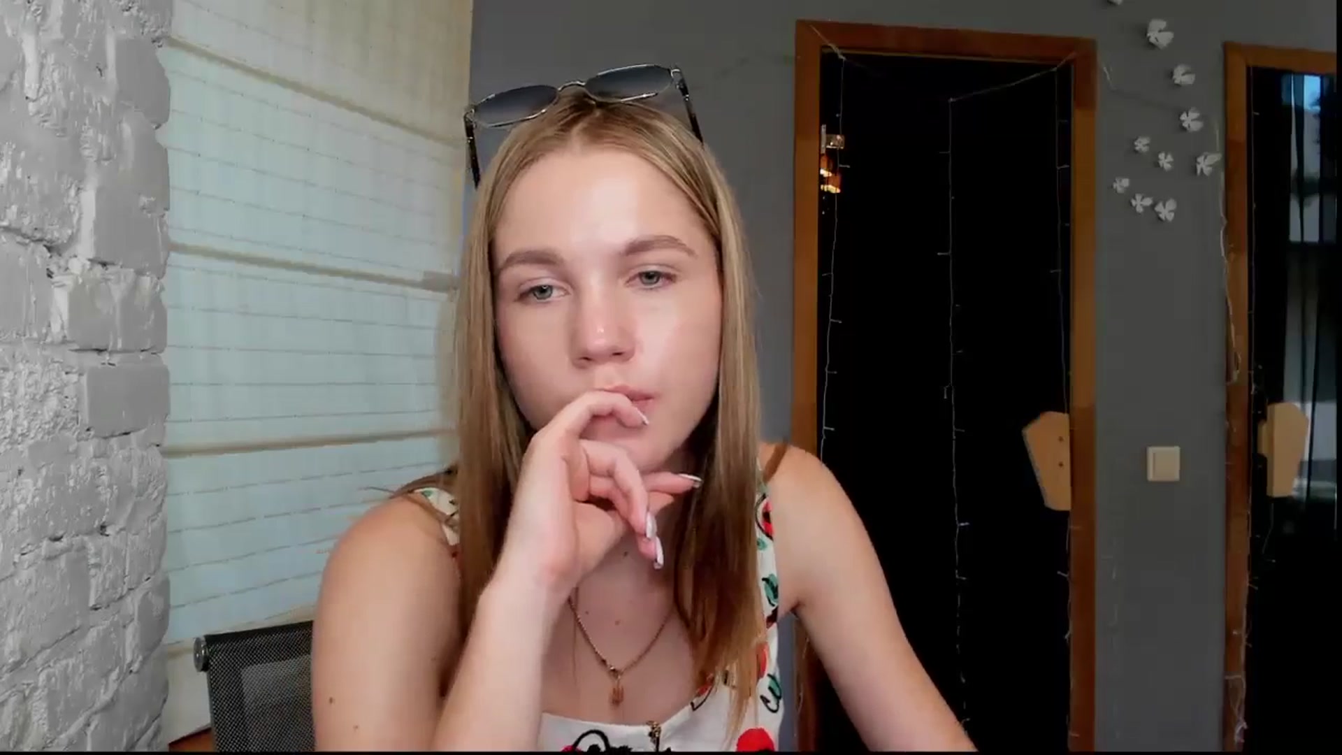 Gallery image thumbnail from Kate_Lewiss's myfreecams stream on, 06/03/2024, 09:20 image 17 of 20