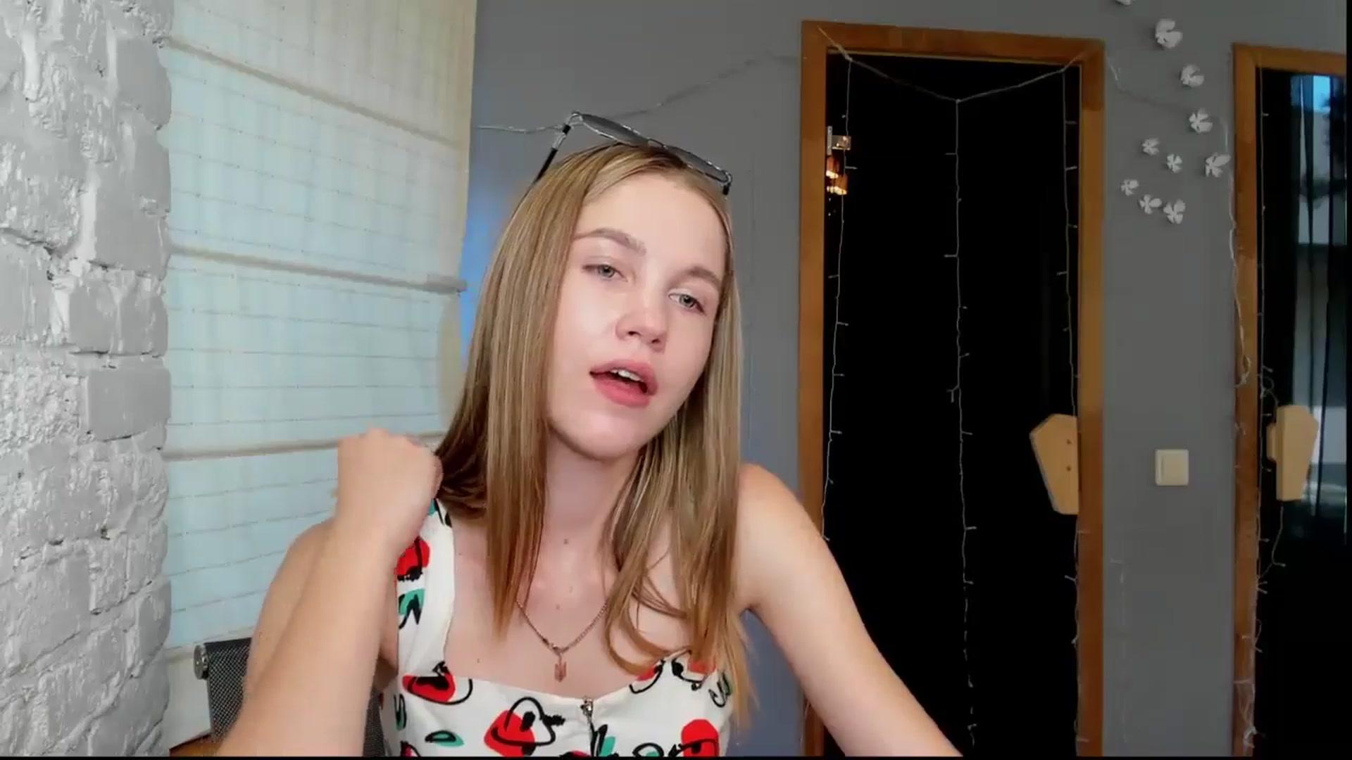 Gallery image thumbnail from Kate_Lewiss's myfreecams stream on, 06/03/2024, 09:20 image 15 of 20