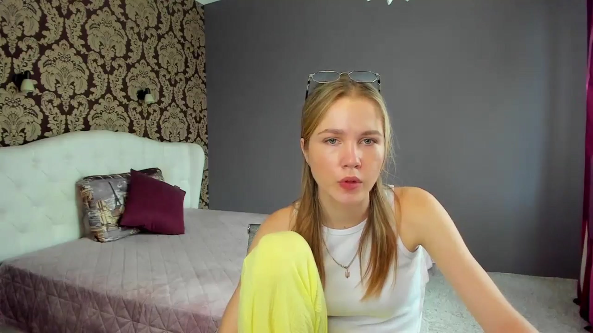 Gallery image thumbnail from Kate_Lewiss's myfreecams stream on, 06/04/2024, 06:02 image 18 of 20