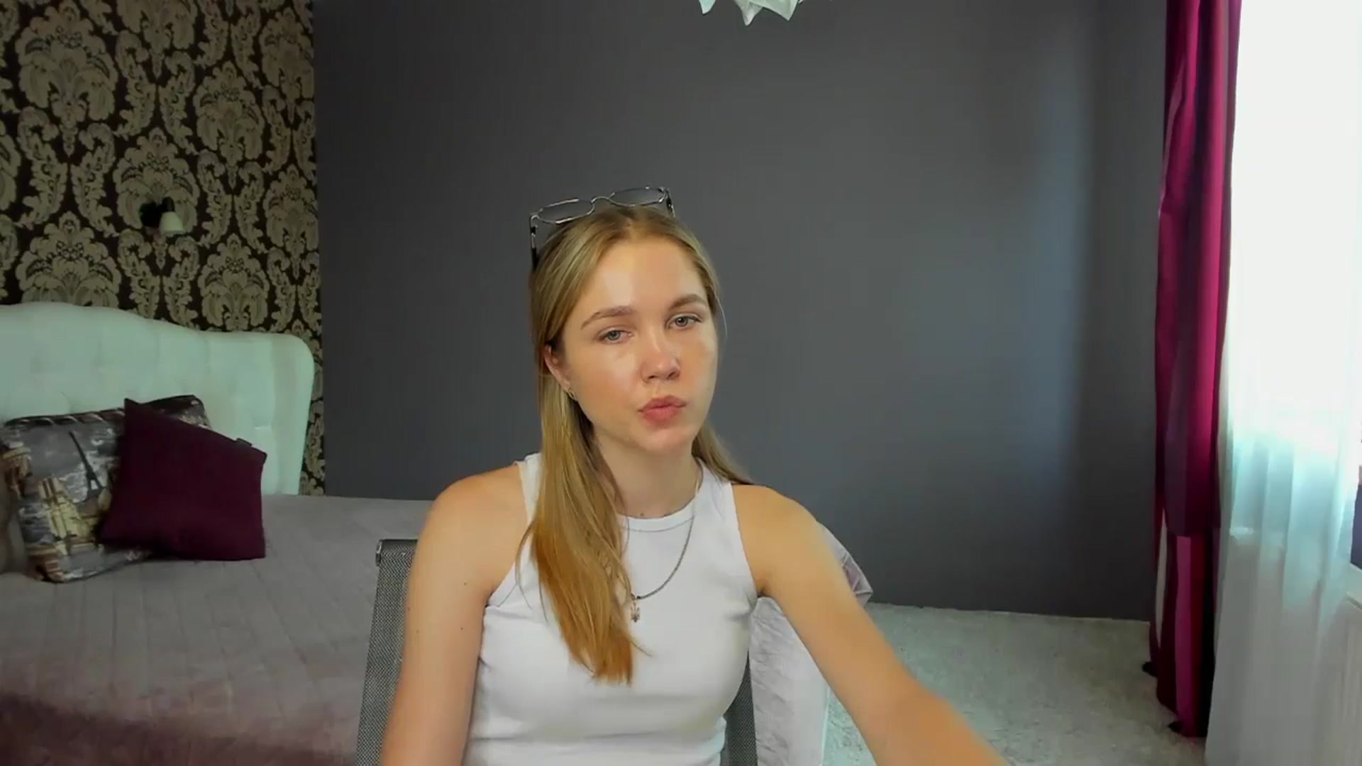 Gallery image thumbnail from Kate_Lewiss's myfreecams stream on, 06/04/2024, 09:21 image 14 of 20