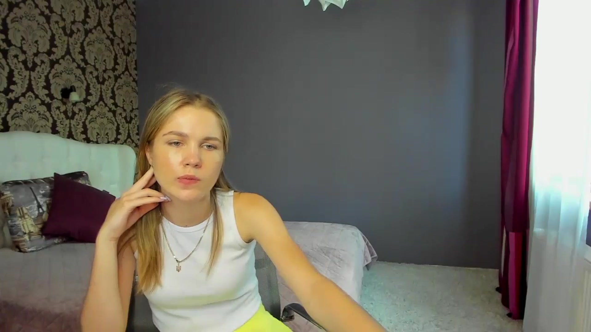 Gallery image thumbnail from Kate_Lewiss's myfreecams stream on, 06/04/2024, 09:55 image 14 of 20