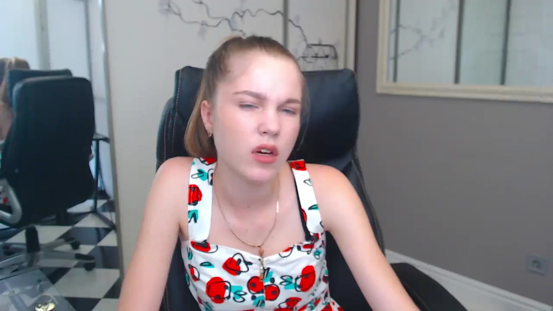 Gallery image thumbnail from Kate_Lewiss's myfreecams stream on, 06/05/2024, 07:41 image 3 of 20