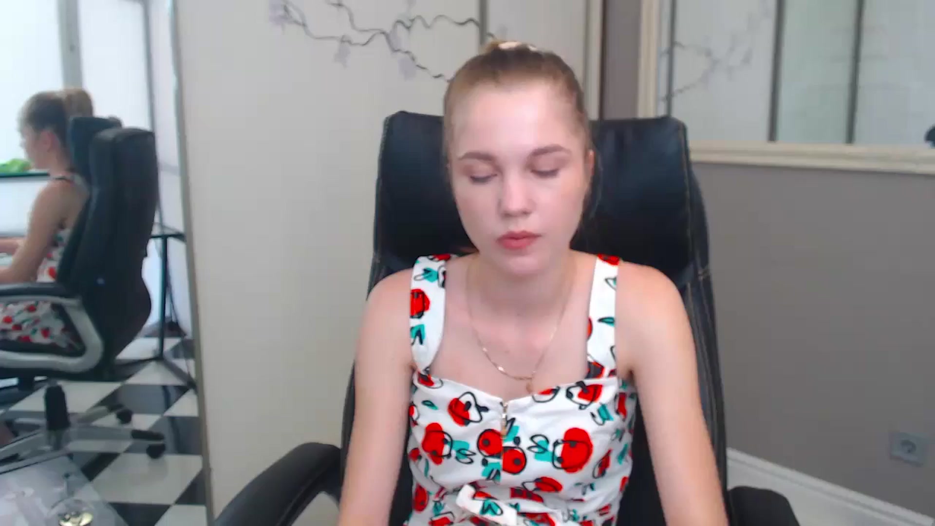 Gallery image thumbnail from Kate_Lewiss's myfreecams stream on, 06/05/2024, 07:41 image 14 of 20