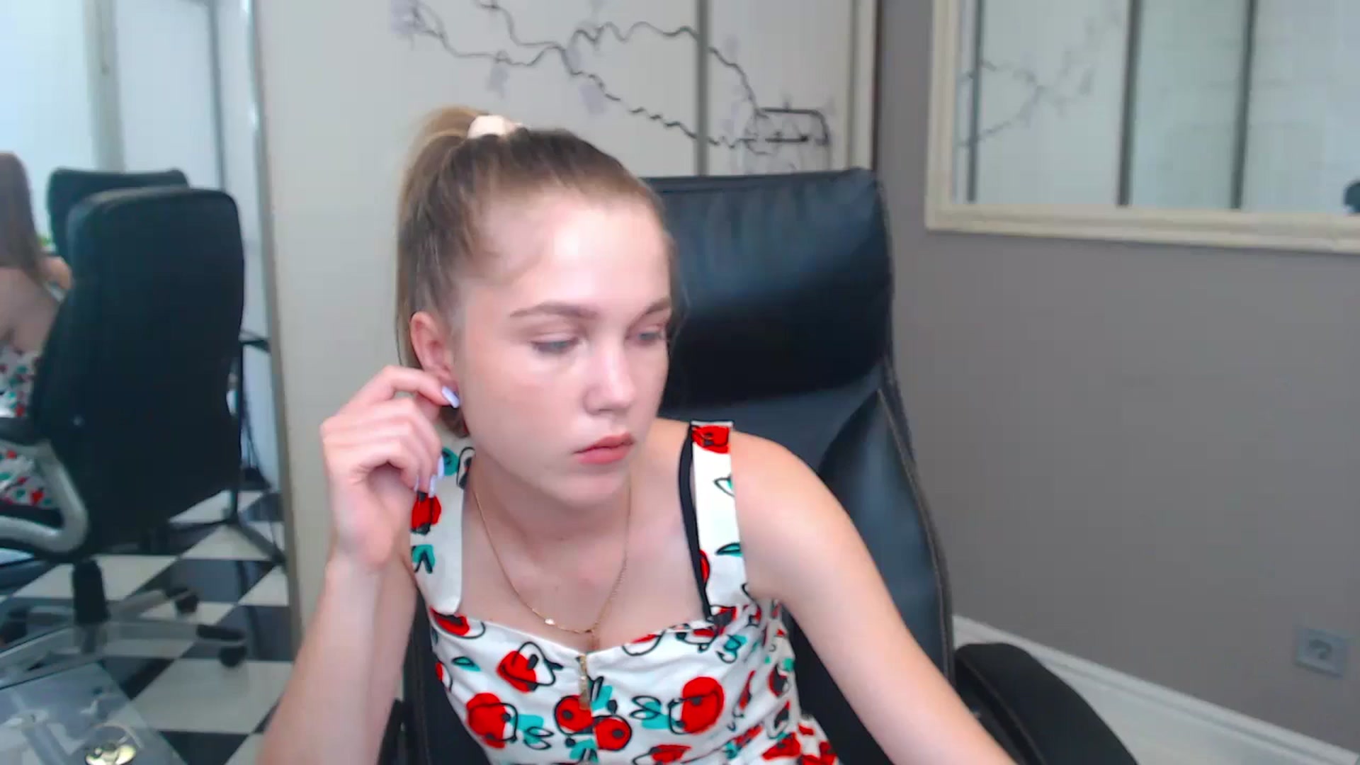 Gallery image thumbnail from Kate_Lewiss's myfreecams stream on, 06/05/2024, 07:41 image 8 of 20
