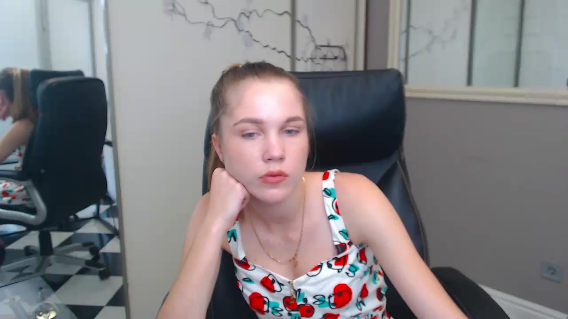Gallery image thumbnail from Kate_Lewiss's myfreecams stream on, 06/05/2024, 08:53 image 16 of 20