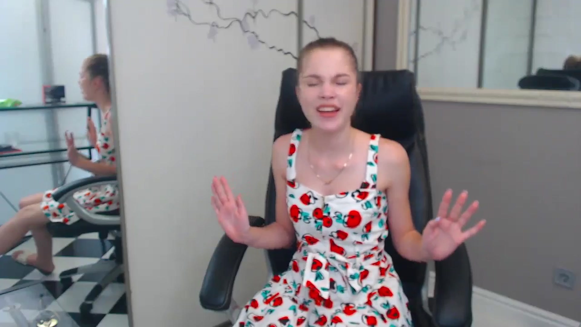 Gallery image thumbnail from Kate_Lewiss's myfreecams stream on, 06/05/2024, 08:53 image 19 of 20