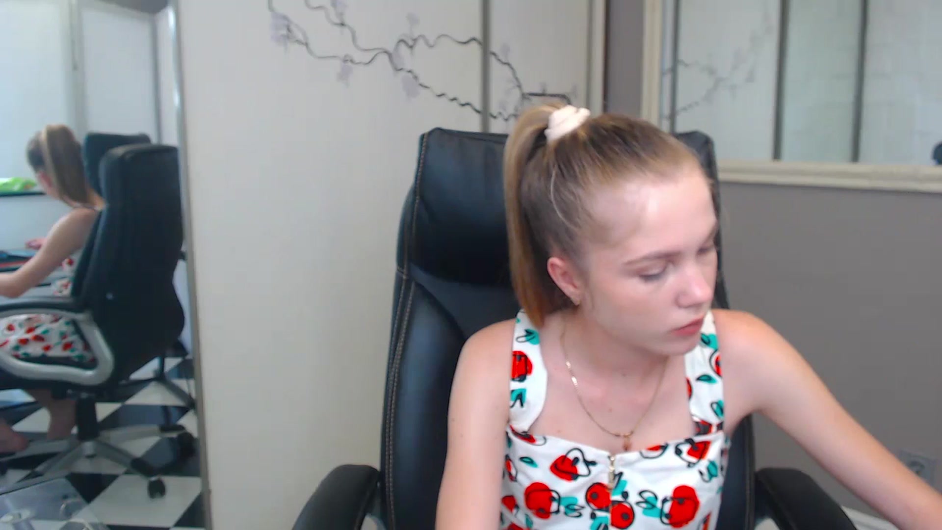 Gallery image thumbnail from Kate_Lewiss's myfreecams stream on, 06/05/2024, 11:02 image 19 of 20