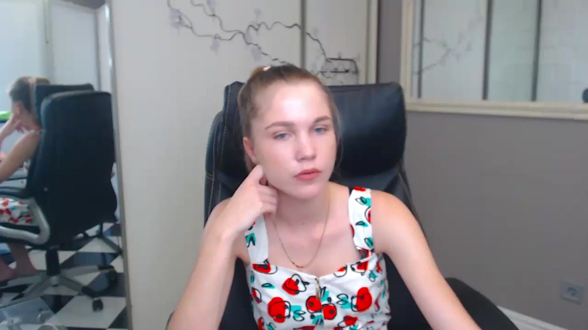 Gallery image thumbnail from Kate_Lewiss's myfreecams stream on, 06/05/2024, 11:02 image 2 of 20