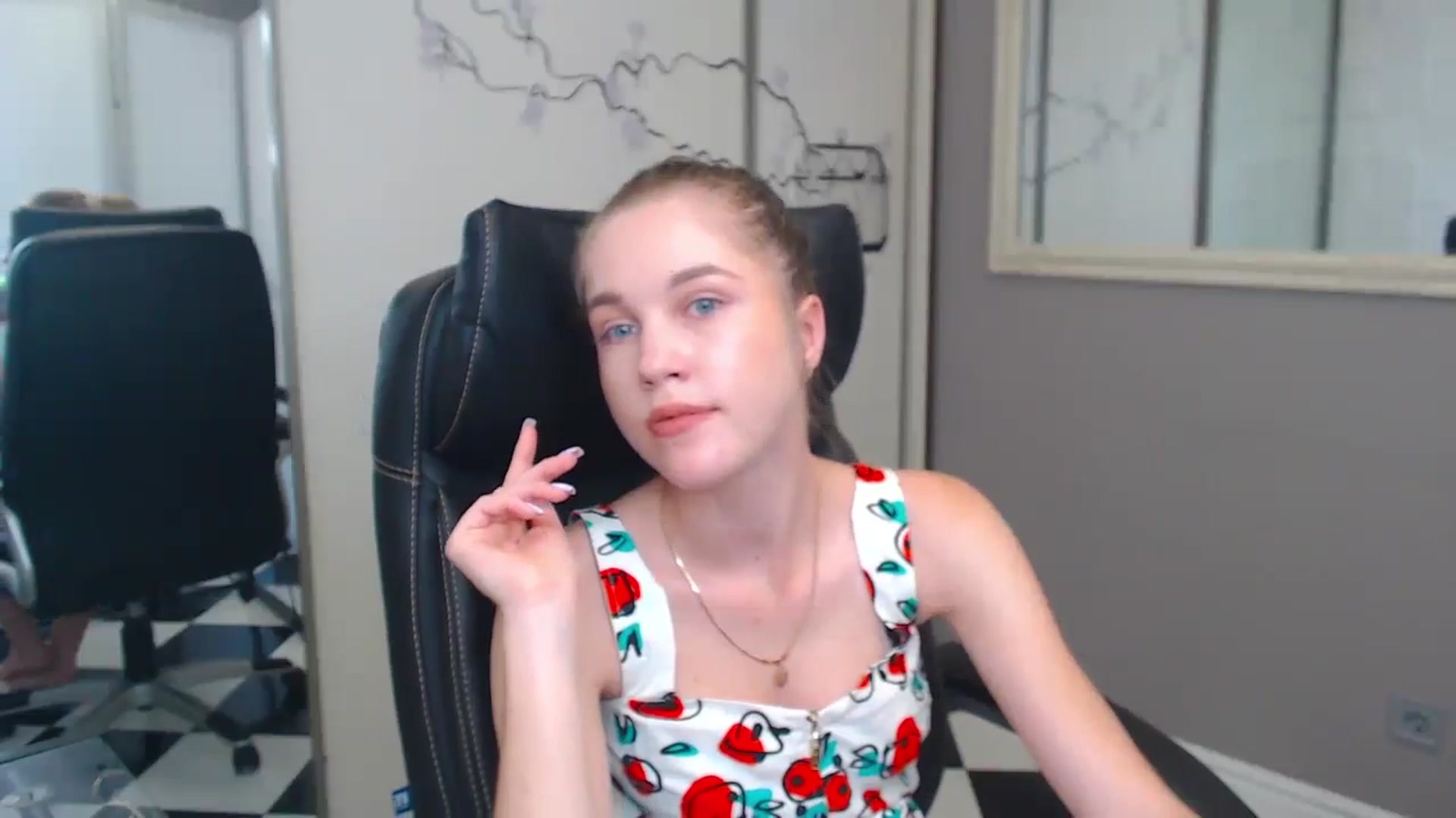 Gallery image thumbnail from Kate_Lewiss's myfreecams stream on, 06/05/2024, 11:02 image 18 of 20