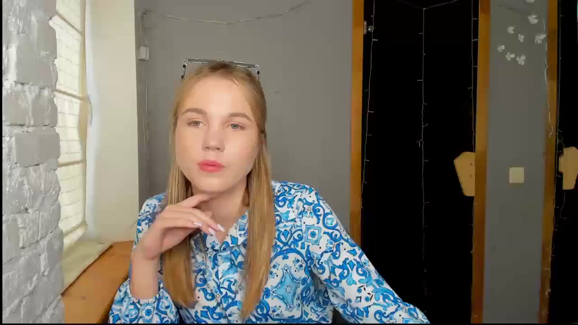 Gallery image thumbnail from Kate_Lewiss's myfreecams stream on, 06/06/2024, 12:05 image 15 of 20