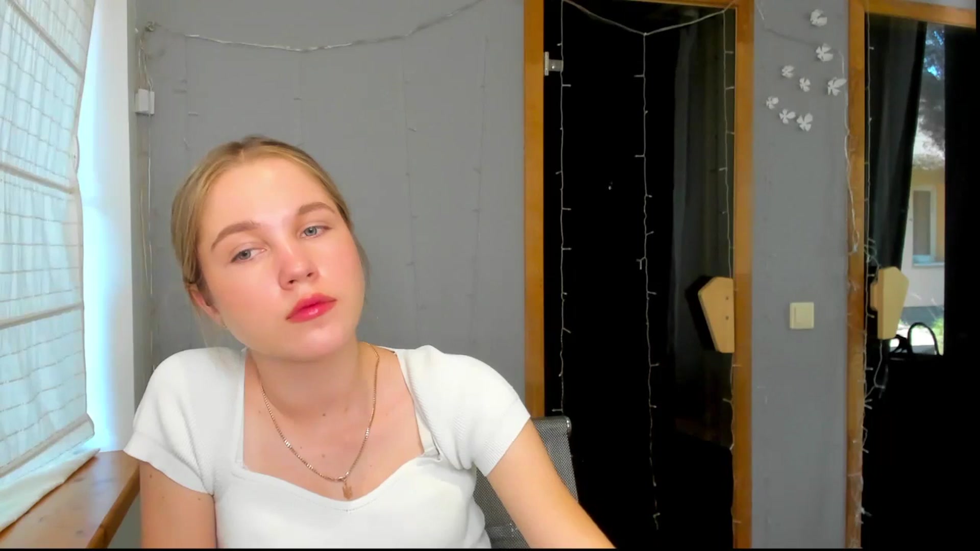 Gallery image thumbnail from Kate_Lewiss's myfreecams stream on, 06/09/2024, 07:23 image 14 of 20