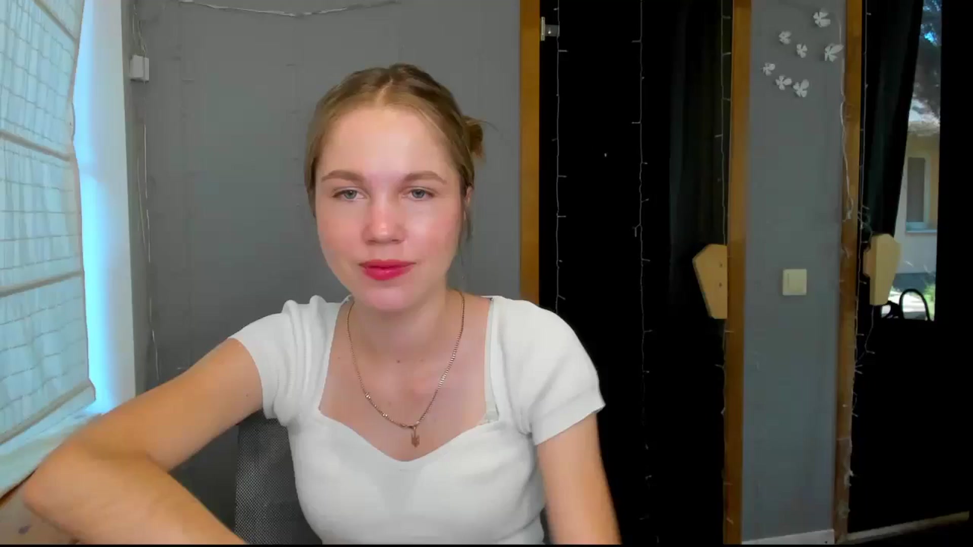 Gallery image thumbnail from Kate_Lewiss's myfreecams stream on, 06/09/2024, 07:23 image 7 of 20