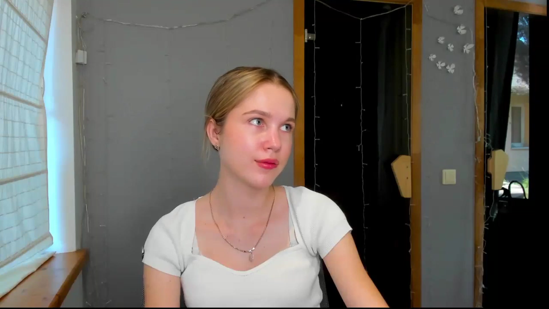 Gallery image thumbnail from Kate_Lewiss's myfreecams stream on, 06/09/2024, 07:23 image 10 of 20