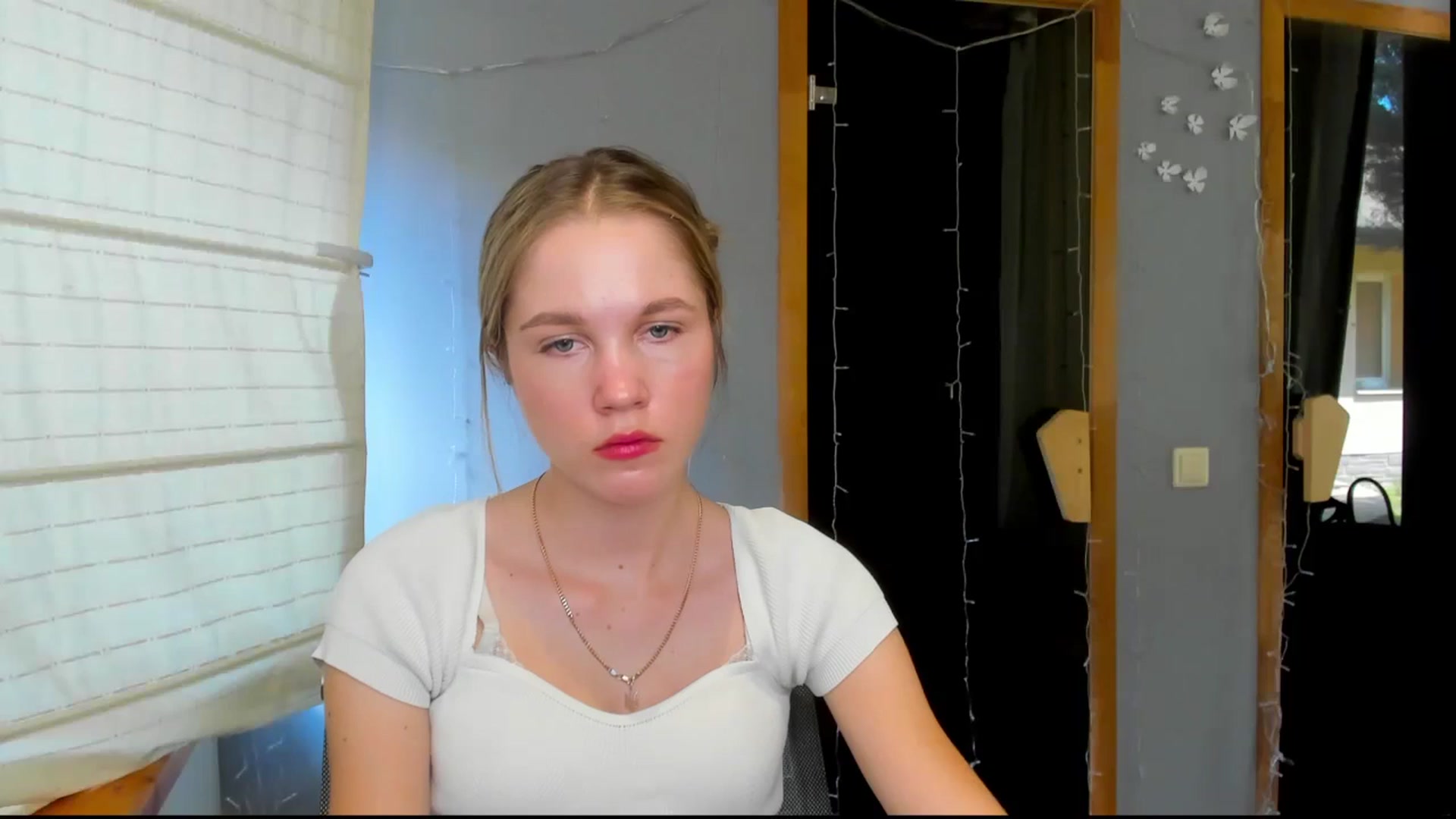 Gallery image thumbnail from Kate_Lewiss's myfreecams stream on, 06/09/2024, 09:21 image 15 of 20