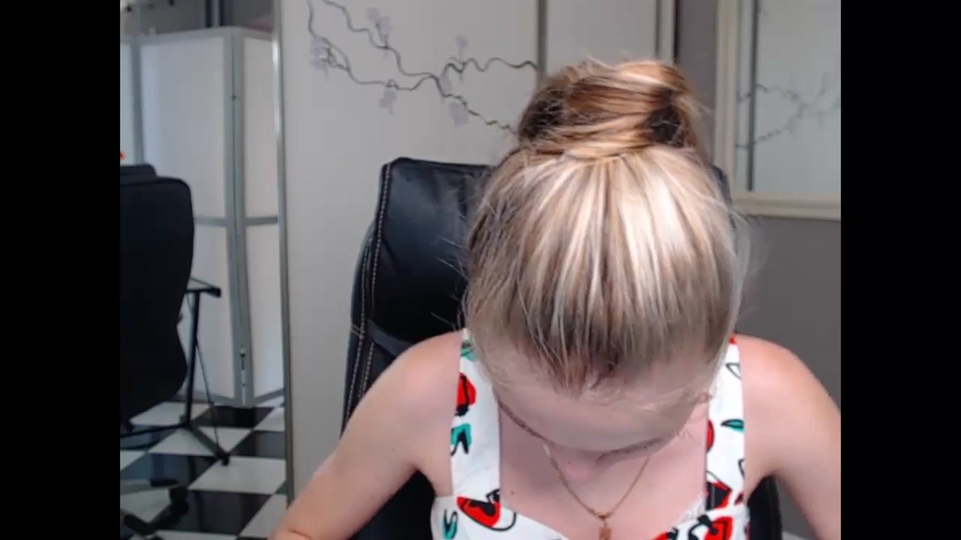 Gallery image thumbnail from Kate_Lewiss's myfreecams stream on, 06/10/2024, 06:37 image 5 of 20